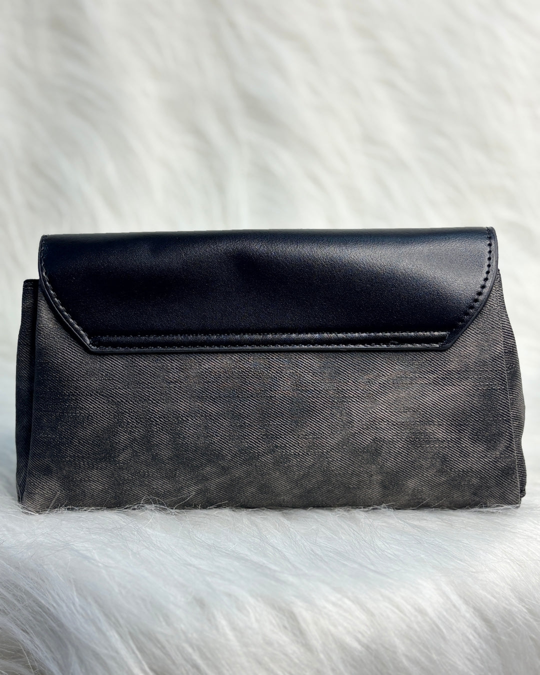 Elegance Clutch