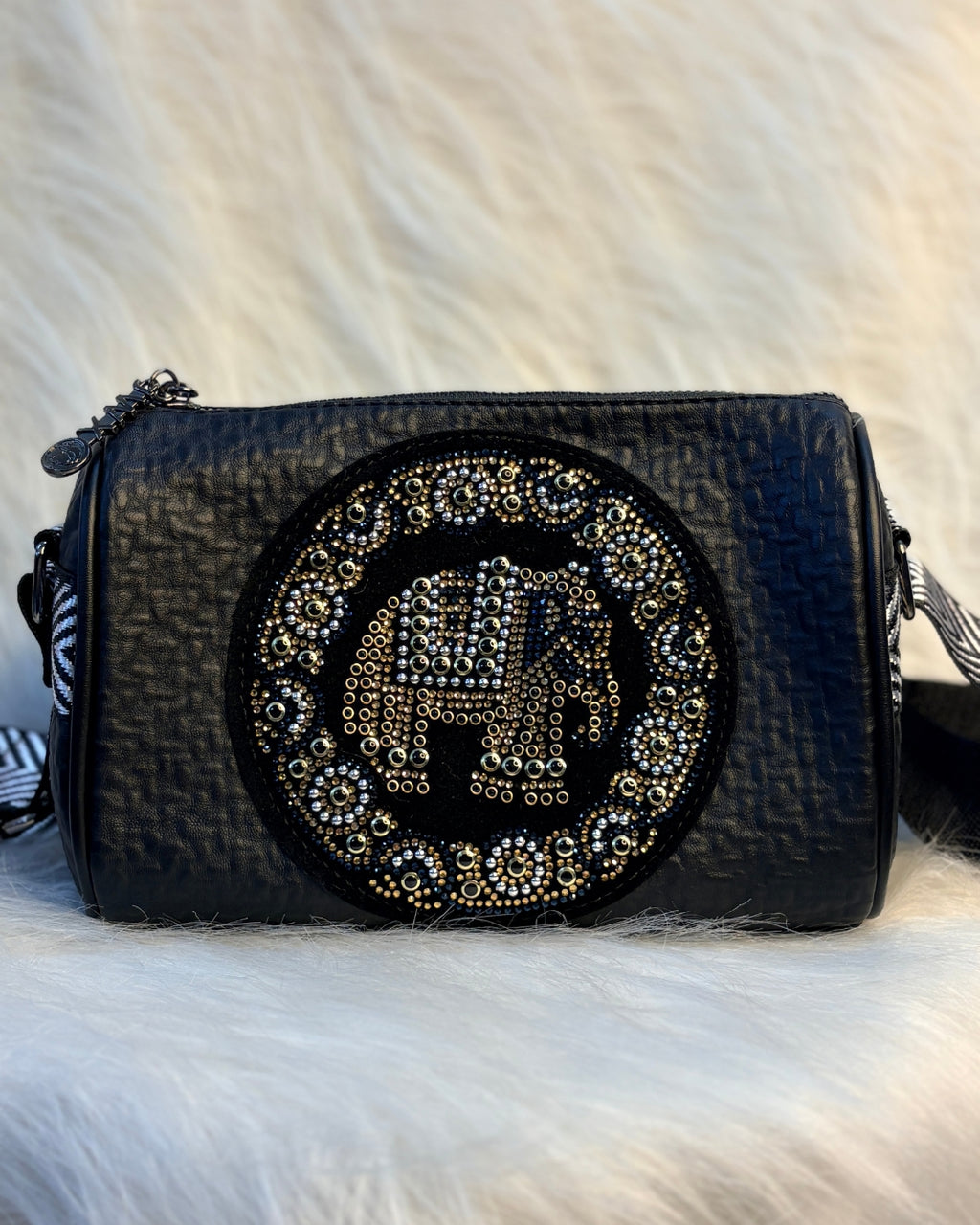 Regal Motif