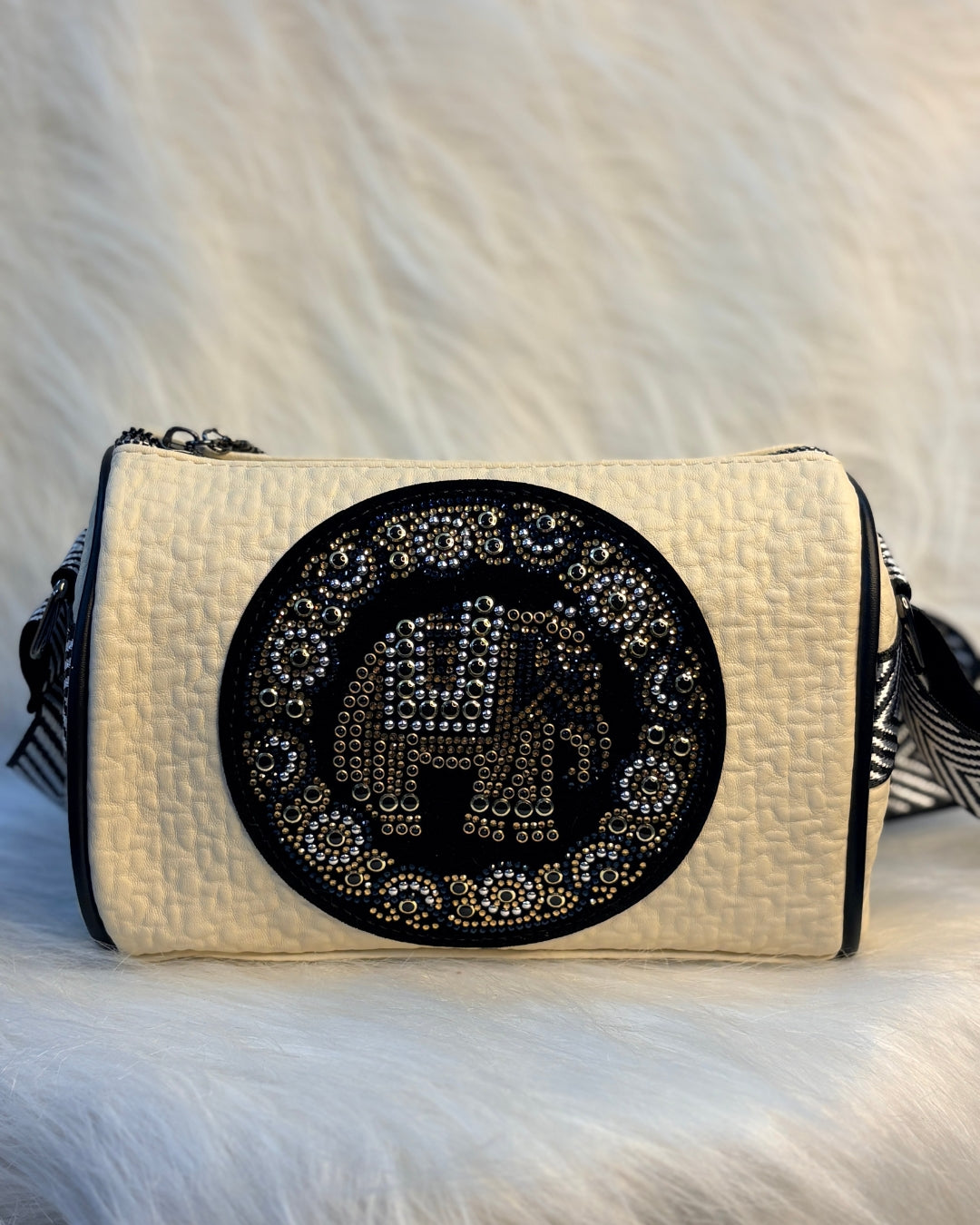 Regal Motif